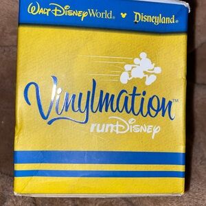 Disney Vinylmation runDisney Box - Yellow and Blue
